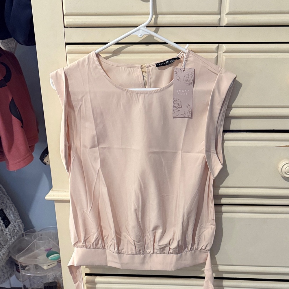 Emery Rose (boutique) Blush Sleeveless Blouse
